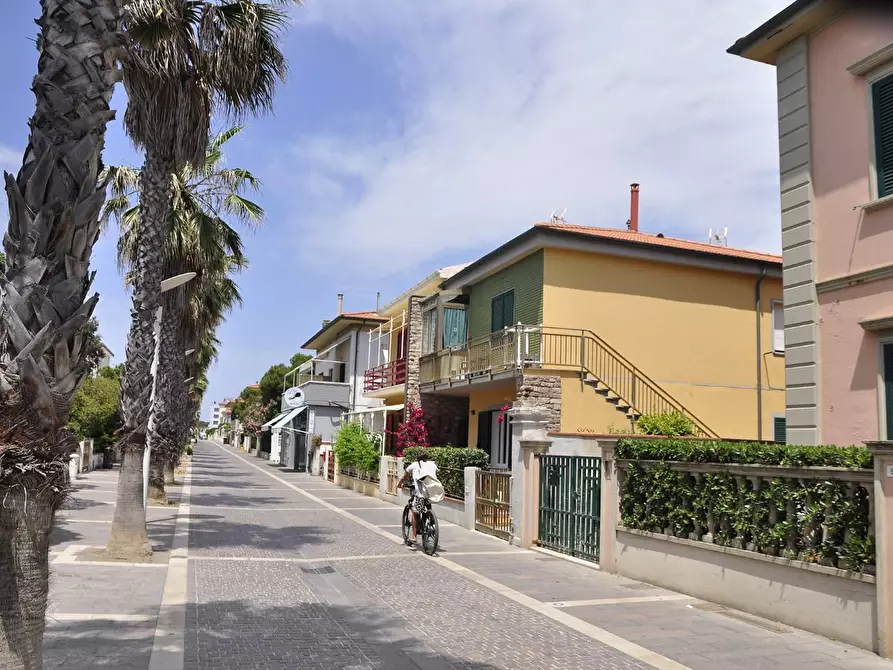 Immagine 2 di Casa indipendente in vendita  a Cecina