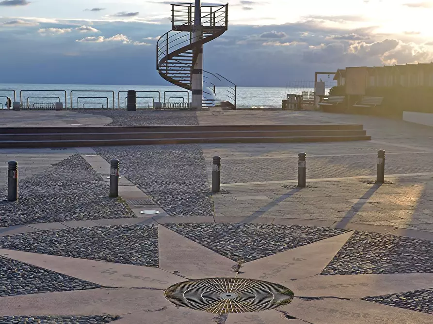 Immagine 6 di Casa indipendente in vendita  a Cecina
