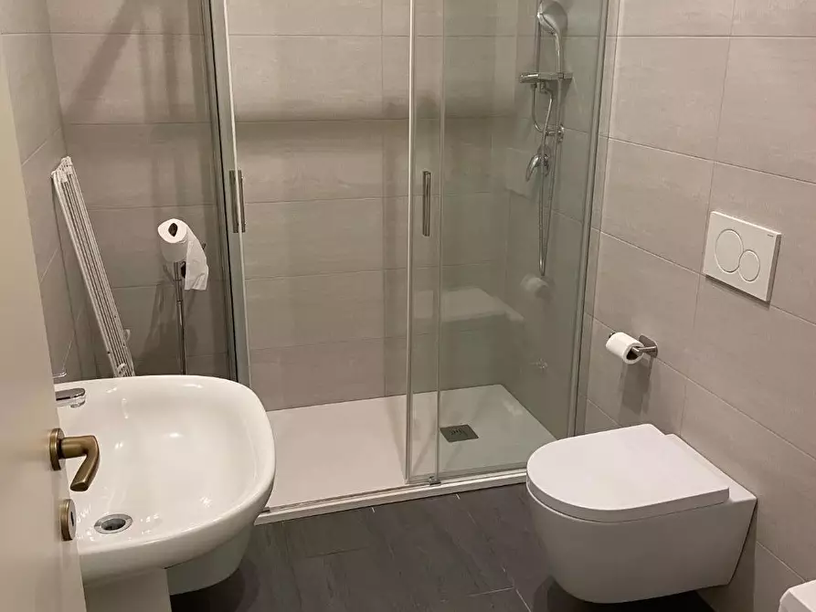 Immagine 13 di Appartamento in affitto  a Viareggio