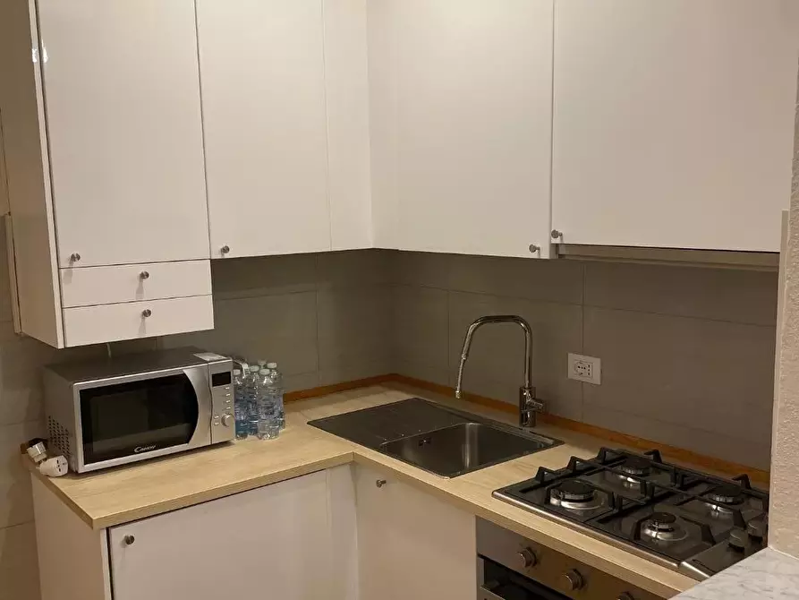 Immagine 4 di Appartamento in affitto  a Viareggio