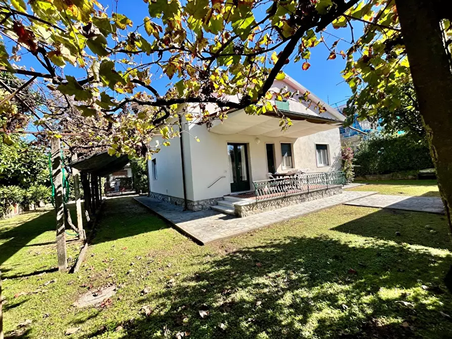 Immagine 6 di Casa indipendente in affitto  a Forte Dei Marmi