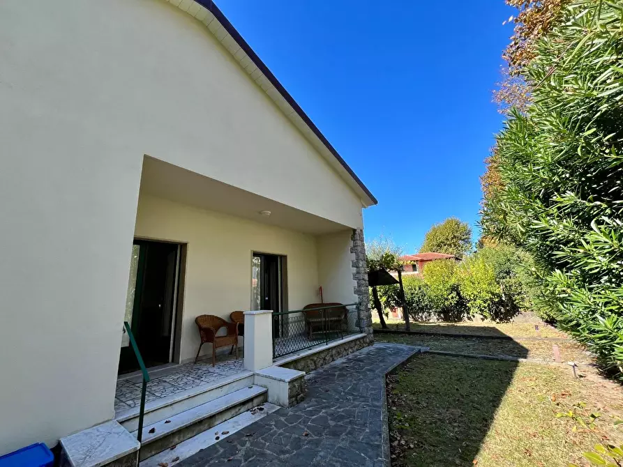 Immagine 2 di Casa indipendente in affitto  a Forte Dei Marmi