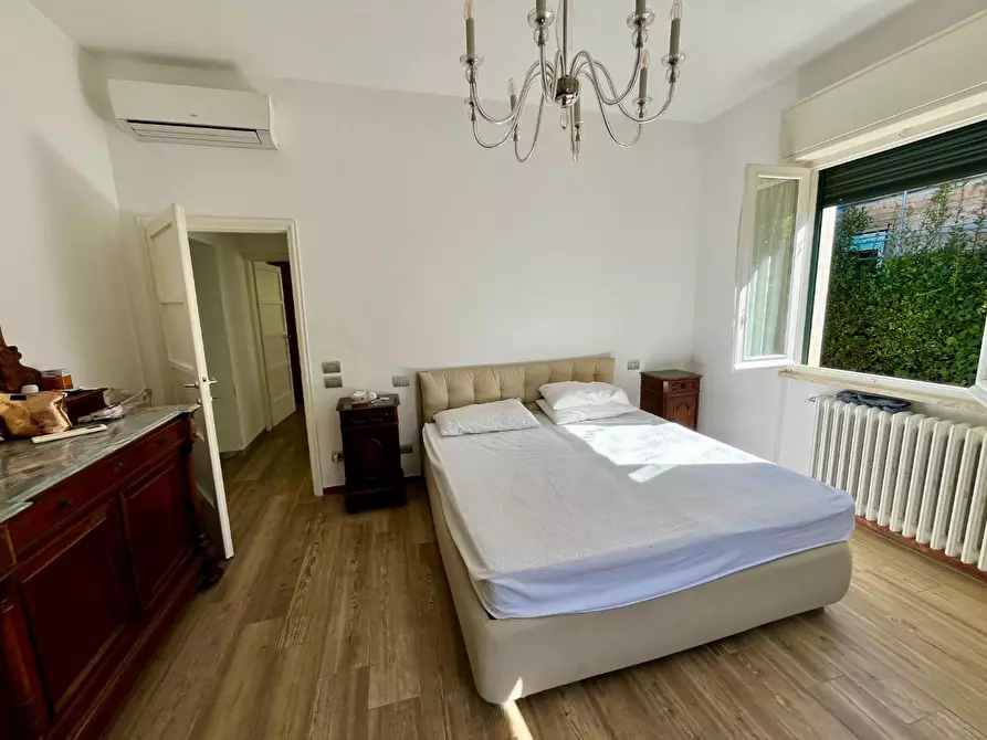 Immagine 26 di Casa indipendente in affitto  a Forte Dei Marmi