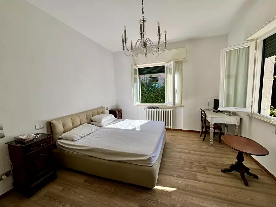 Immagine 27 di Casa indipendente in affitto  a Forte Dei Marmi