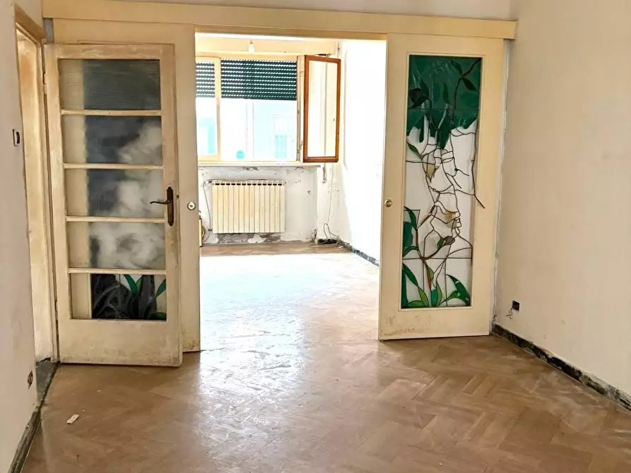 Immagine 3 di Villa in vendita  a Viareggio