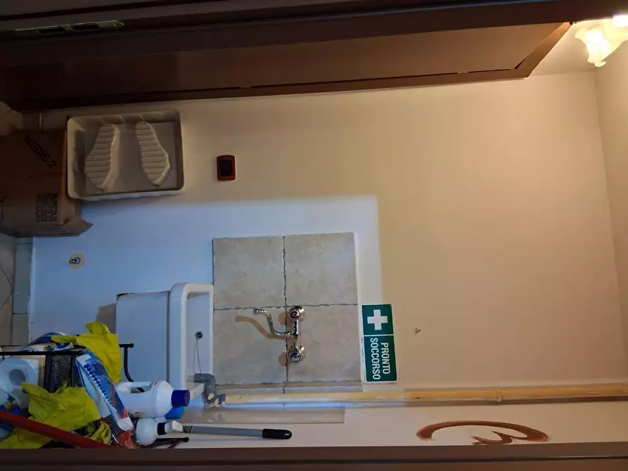 Immagine 8 di Locale commerciale in vendita  a Arcola