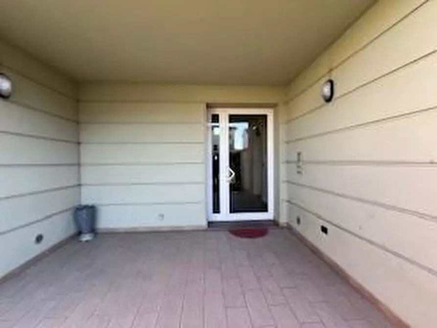 Immagine 21 di Appartamento in vendita  a Lucca