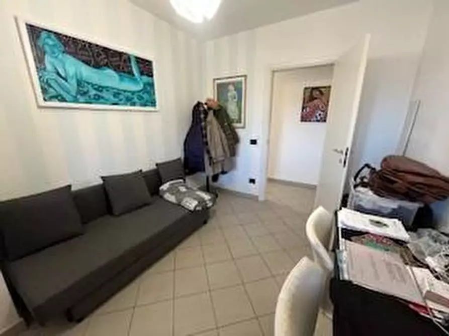 Immagine 10 di Appartamento in vendita  a Lucca