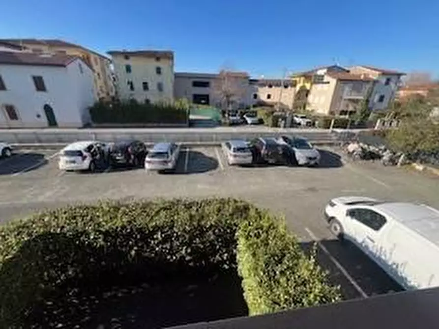 Immagine 19 di Appartamento in vendita  a Lucca