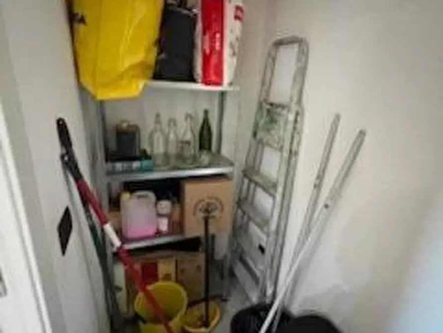 Immagine 17 di Appartamento in vendita  a Lucca