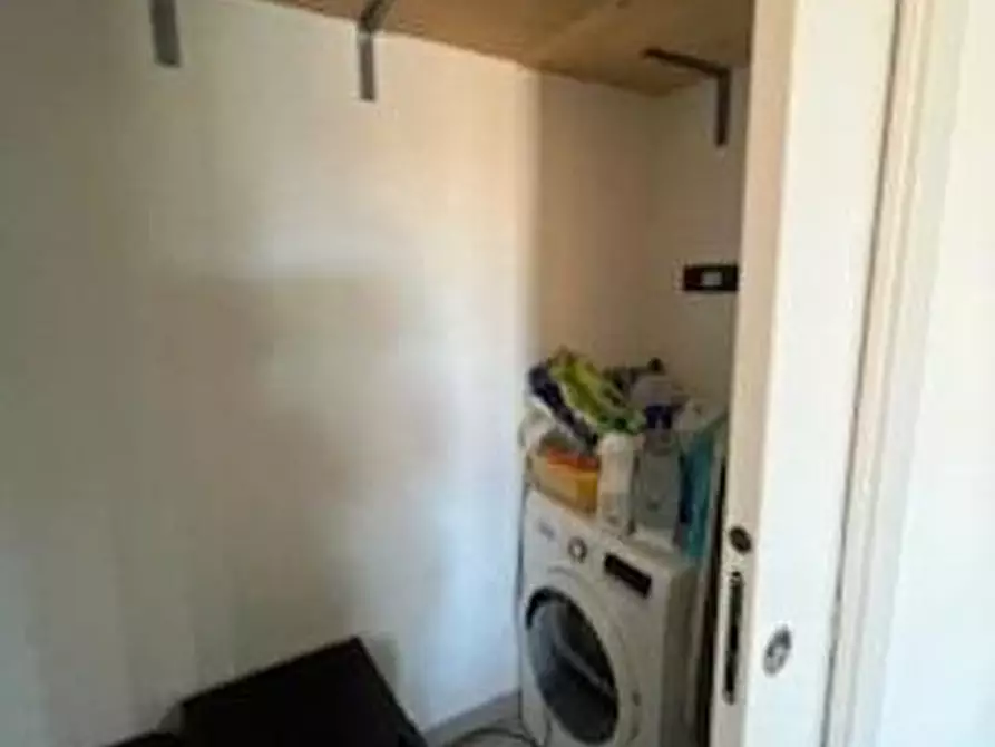 Immagine 15 di Appartamento in vendita  a Lucca