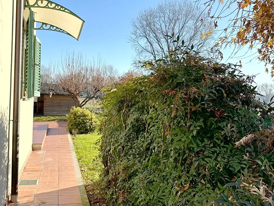 Immagine 32 di Villa in vendita  a Capannori