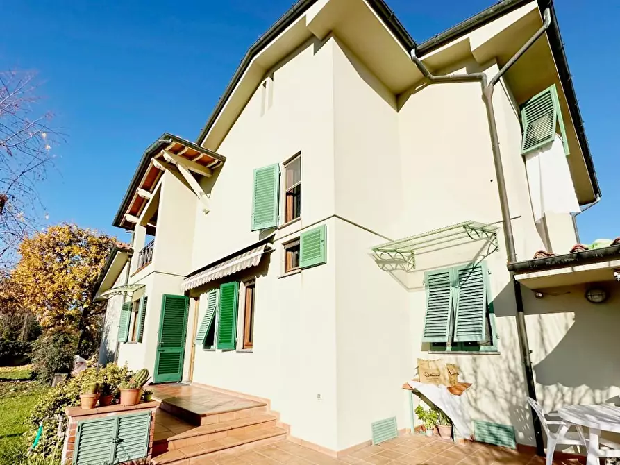 Immagine 33 di Villa in vendita  a Capannori