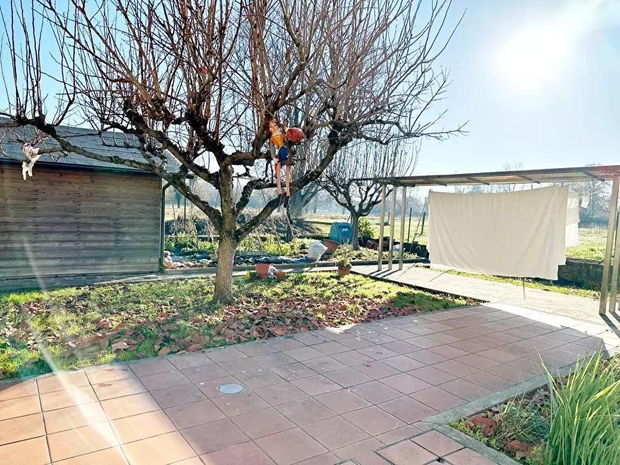 Immagine 31 di Villa in vendita  a Capannori