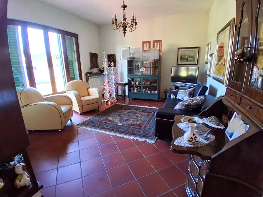 Immagine 15 di Villa in vendita  a Capannori