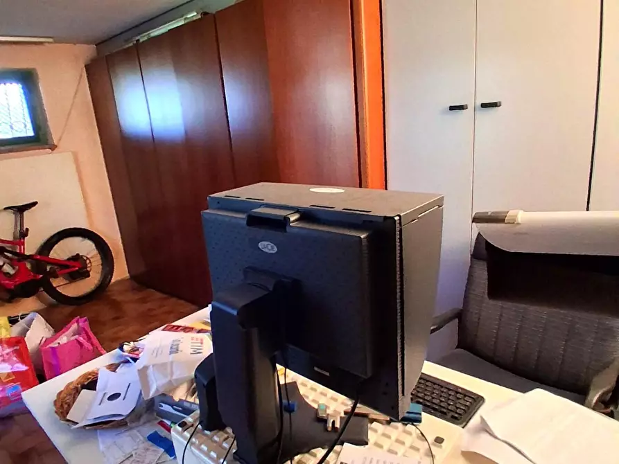 Immagine 38 di Villa in vendita  a Capannori