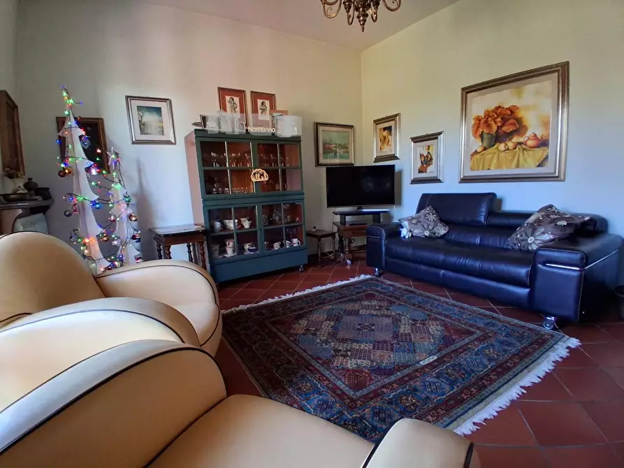 Immagine 12 di Villa in vendita  a Capannori