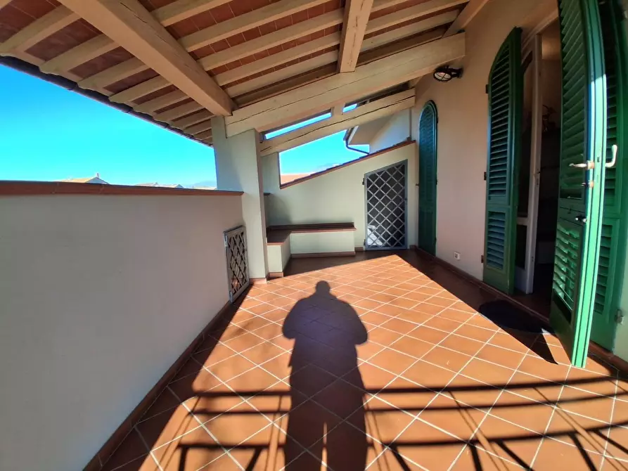 Immagine 8 di Villa in vendita  a Capannori