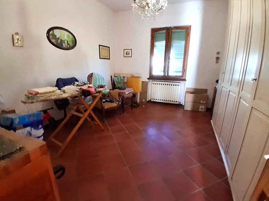Immagine 42 di Villa in vendita  a Capannori