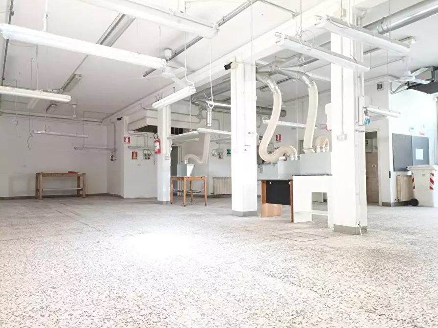 Immagine 9 di Attività artigianale in vendita  a Empoli