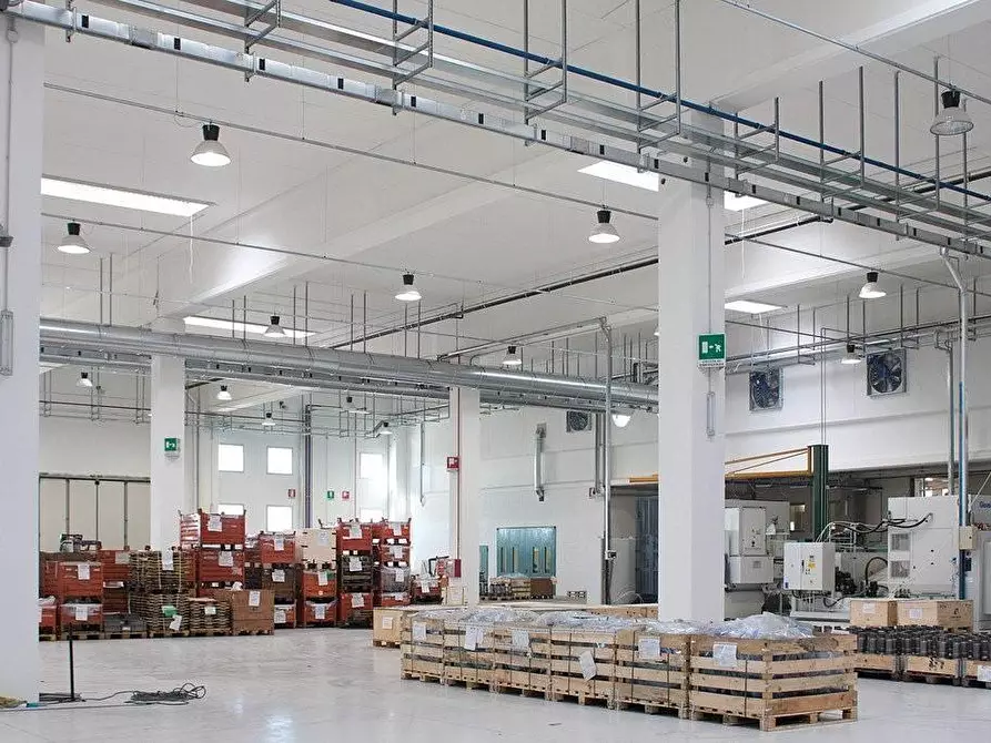 Immagine 7 di Attività artigianale in vendita  a Empoli