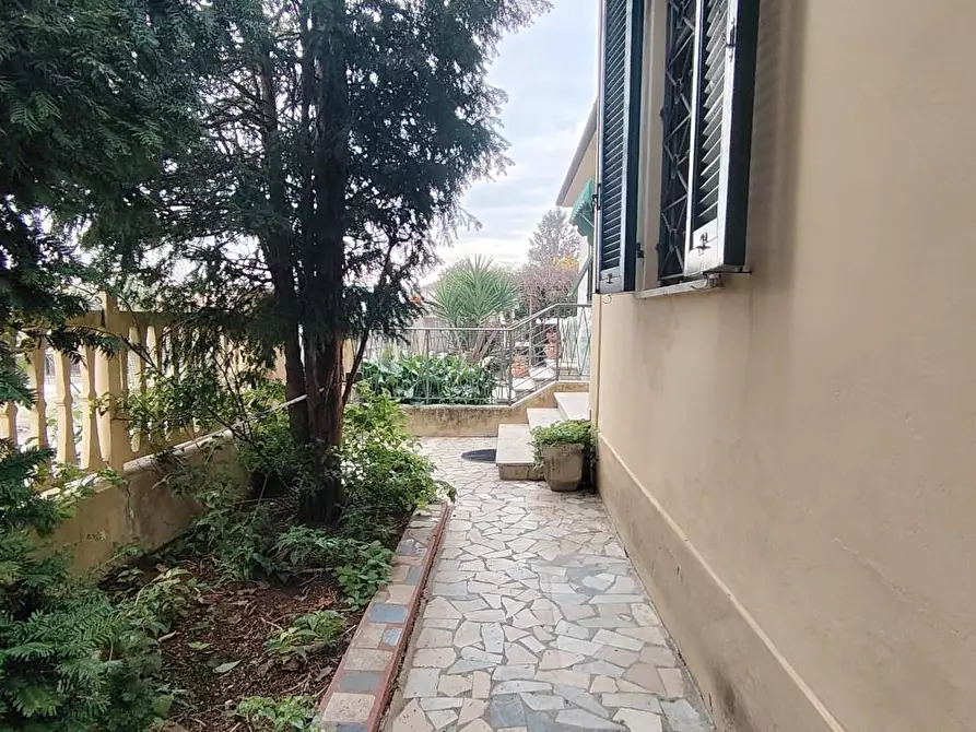 Immagine 2 di Casa bifamiliare in vendita  a Pontedera