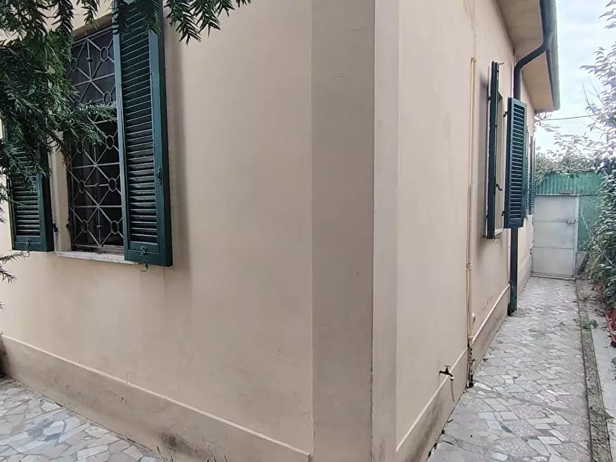 Immagine 3 di Casa bifamiliare in vendita  a Pontedera