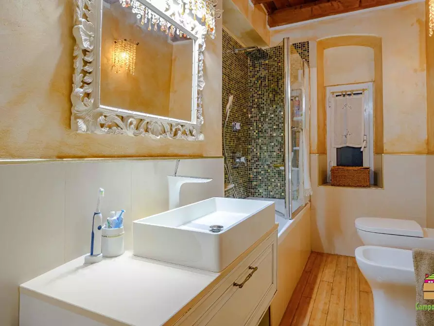 Immagine 30 di Mansarda in vendita  a La Spezia