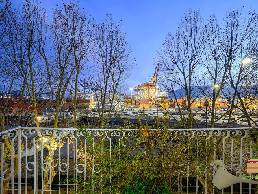 Immagine 21 di Mansarda in vendita  a La Spezia