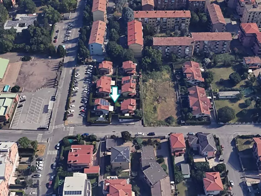Immagine 1 di Garage in vendita  a Cassano D'adda