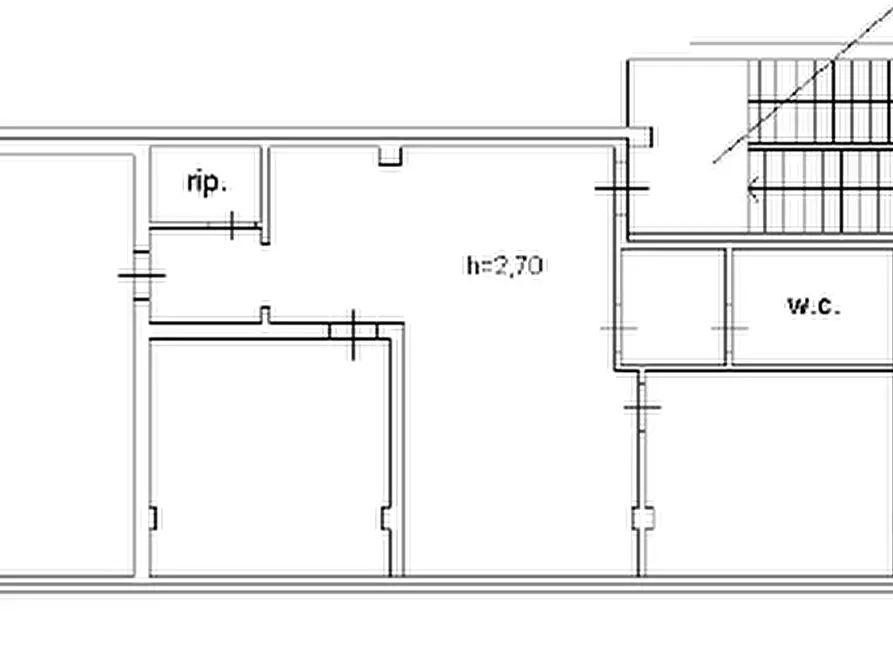 Immagine 13 di Ufficio in vendita  a Lucca