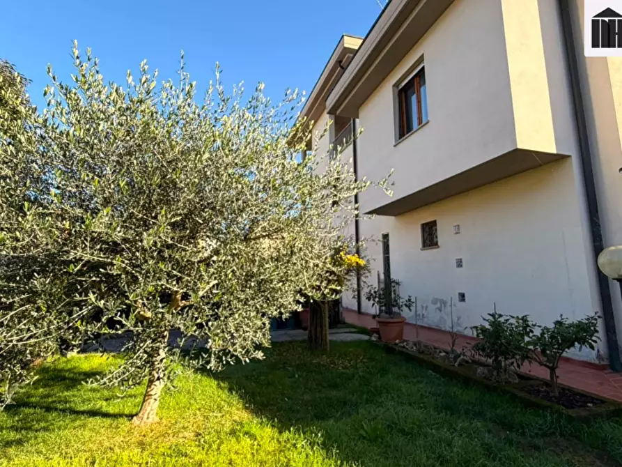 Immagine 2 di Villetta a schiera in vendita  a Santa Croce Sull'arno