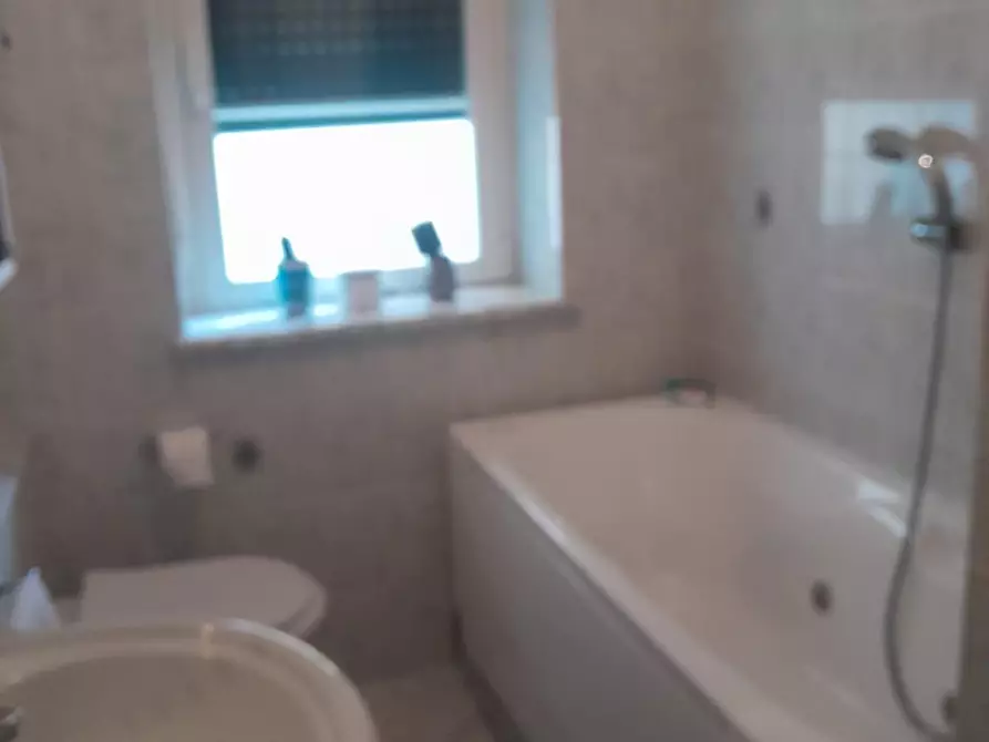 Immagine 9 di Appartamento in vendita  a Livorno