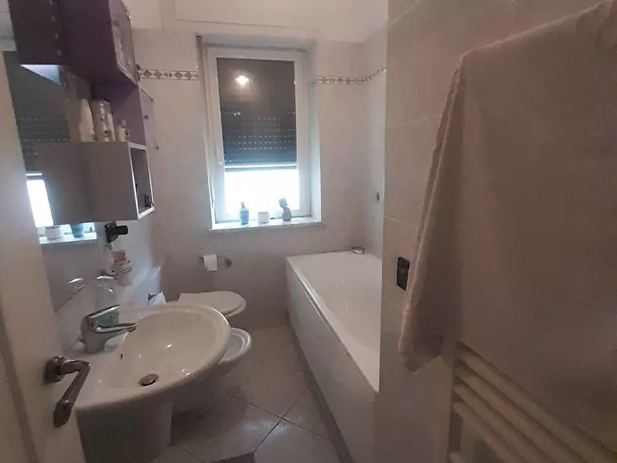 Immagine 10 di Appartamento in vendita  a Livorno