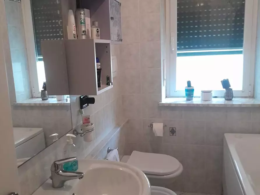 Immagine 11 di Appartamento in vendita  a Livorno