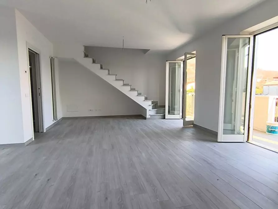 Immagine 2 di Appartamento in vendita  a Carrara