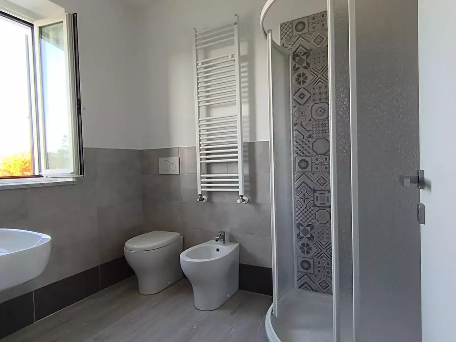 Immagine 4 di Appartamento in vendita  a Carrara