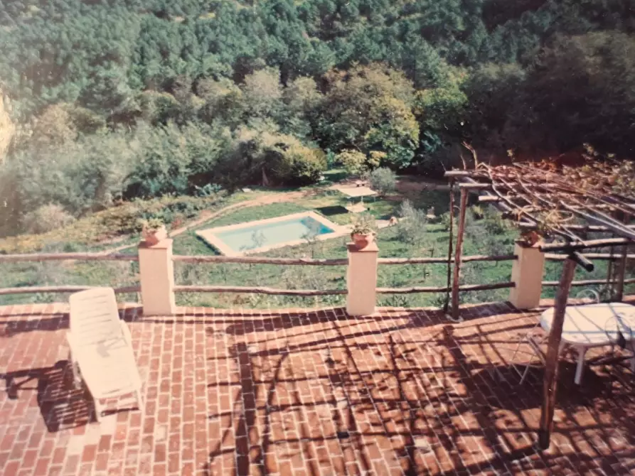 Immagine 68 di Casa colonica in vendita  a Capannori