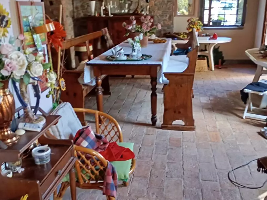 Immagine 97 di Casa colonica in vendita  a Capannori