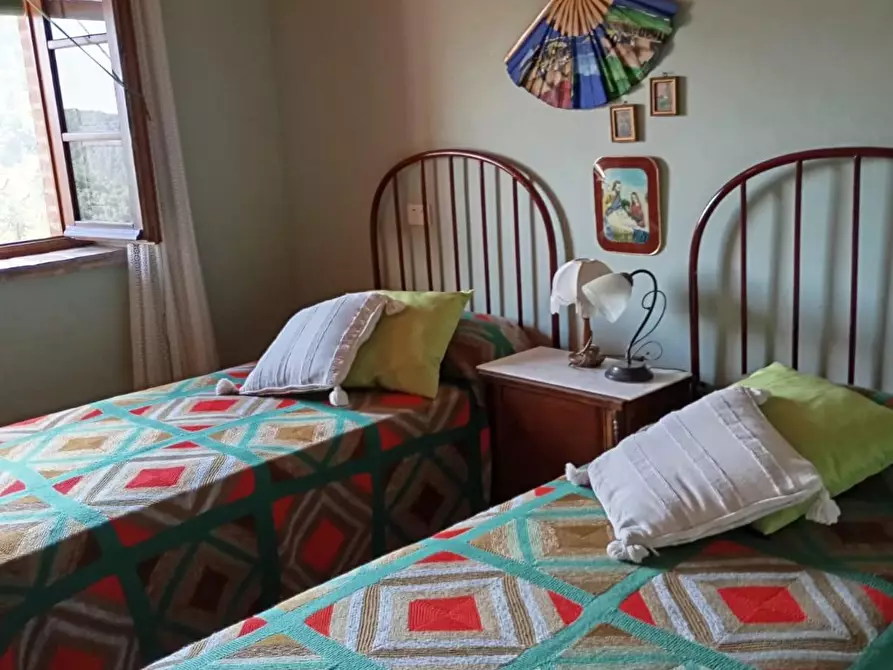 Immagine 85 di Casa colonica in vendita  a Capannori