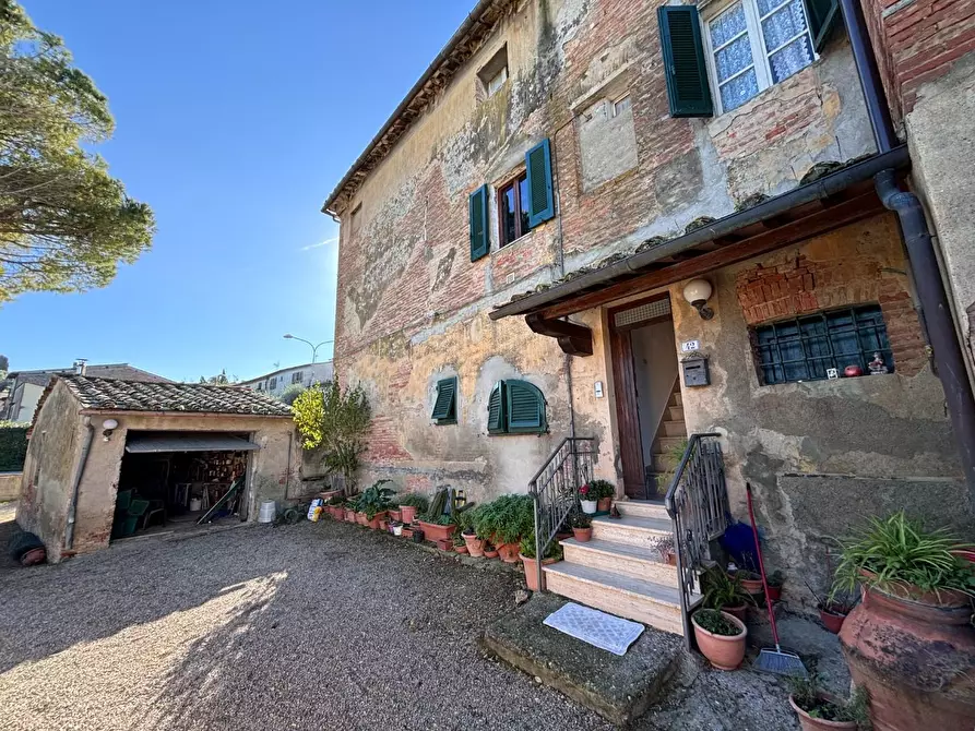 Immagine 25 di Porzione di casa in vendita  a Terricciola