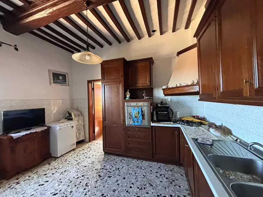 Immagine 8 di Porzione di casa in vendita  a Terricciola