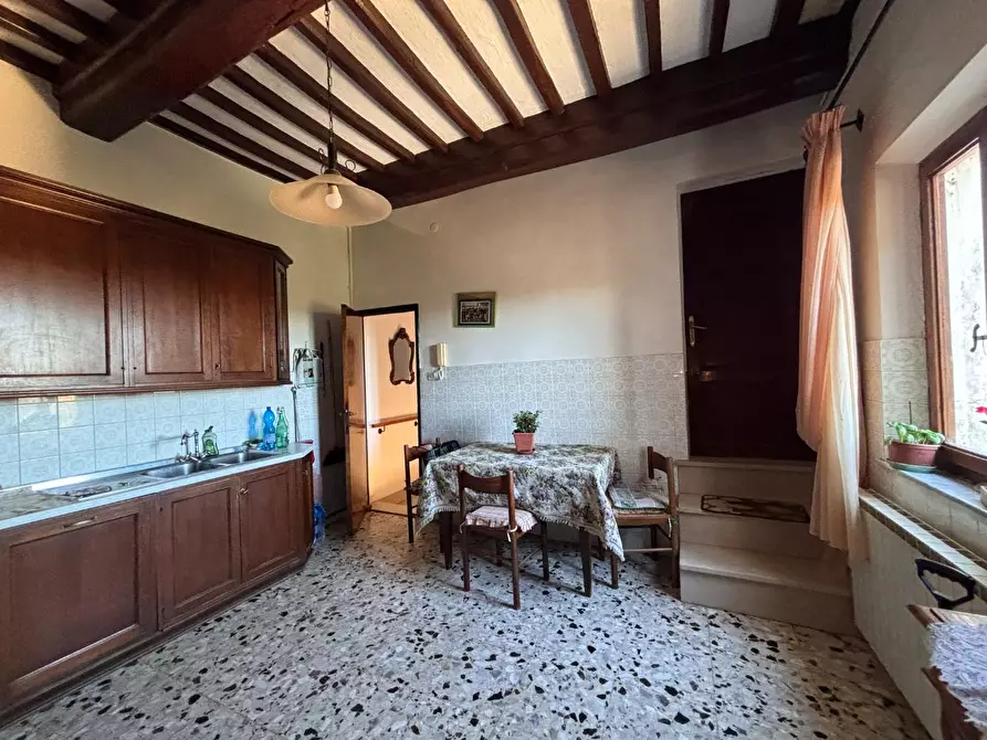 Immagine 5 di Porzione di casa in vendita  a Terricciola