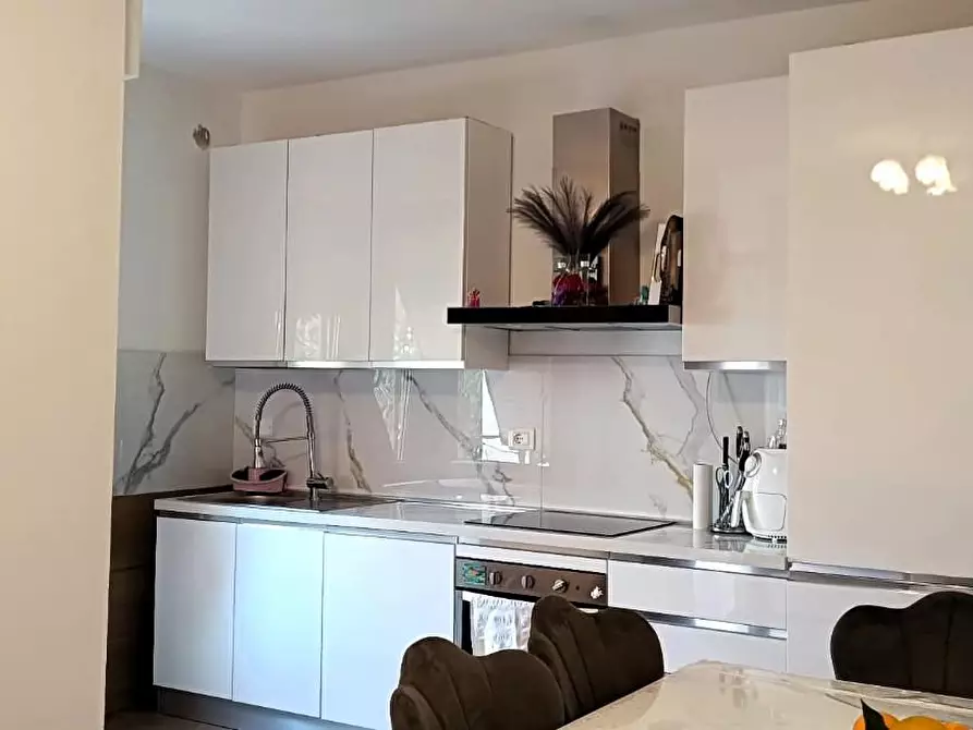 Immagine 2 di Appartamento in vendita  a Cascina