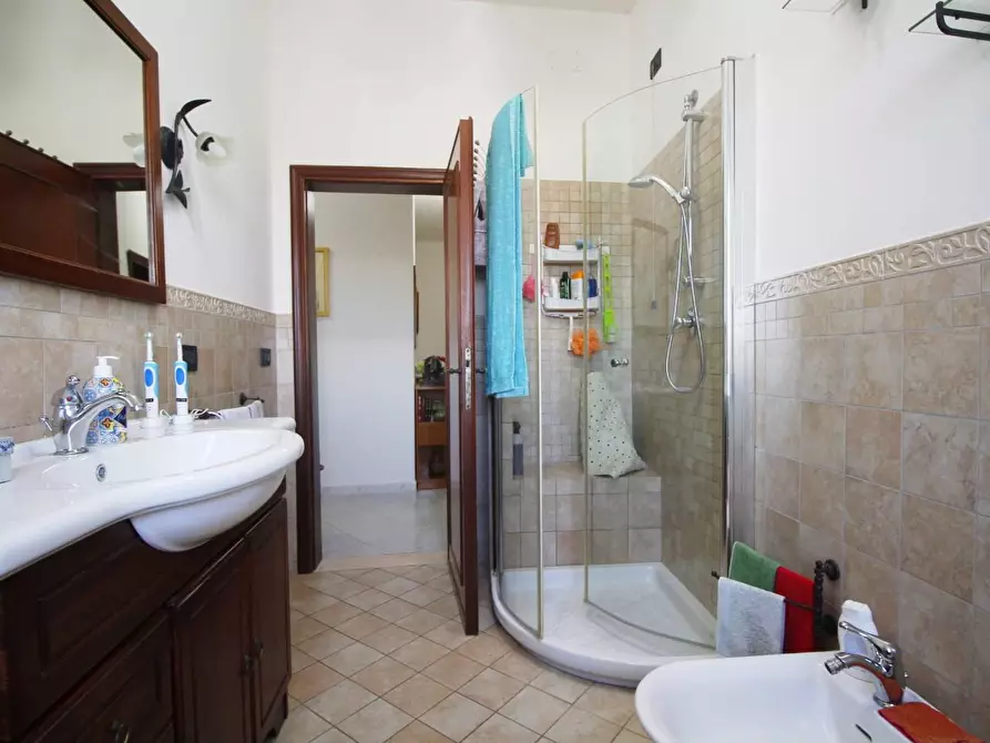 Immagine 26 di Casa colonica in vendita  a Cerreto Guidi