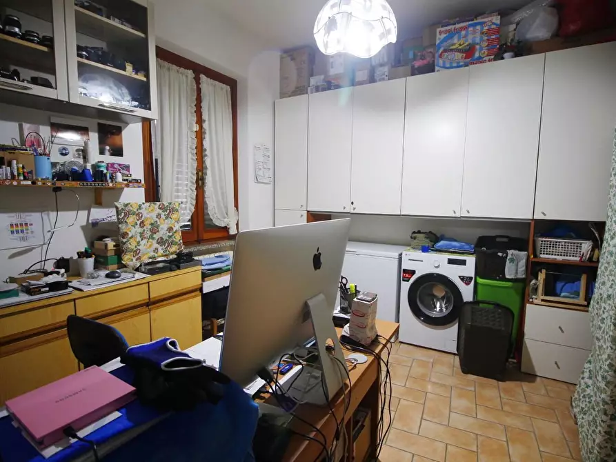 Immagine 17 di Casa colonica in vendita  a Cerreto Guidi