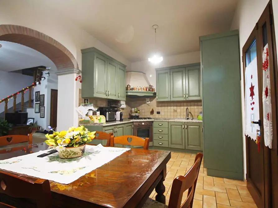 Immagine 7 di Casa colonica in vendita  a Cerreto Guidi