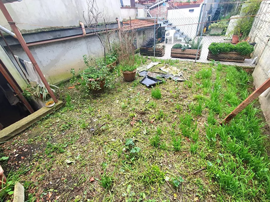 Immagine 46 di Terratetto in vendita  a Lucca