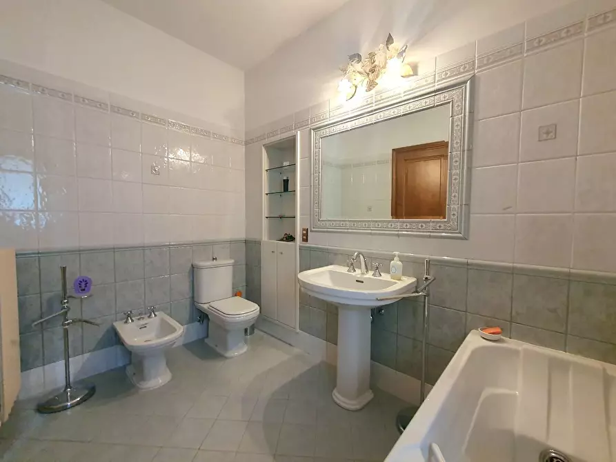 Immagine 36 di Terratetto in vendita  a Lucca