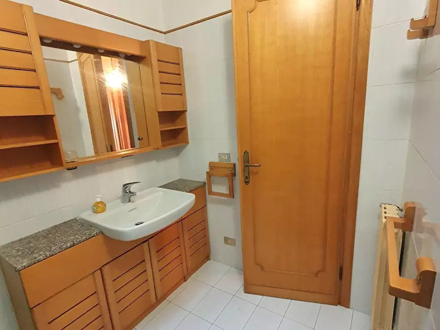 Immagine 27 di Terratetto in vendita  a Lucca